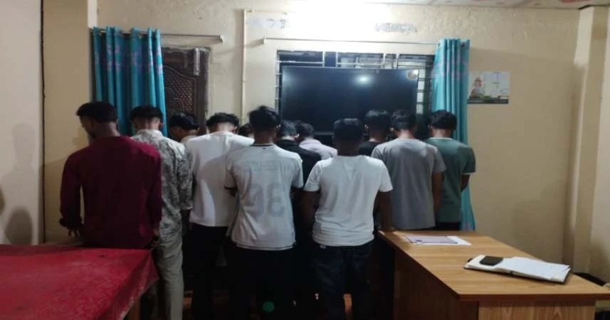 মতলব উত্তরে মাদক-কিশোর গ্যাংবিরোধী অভিযানে গ্রেপ্তার ৩, আটক ২১