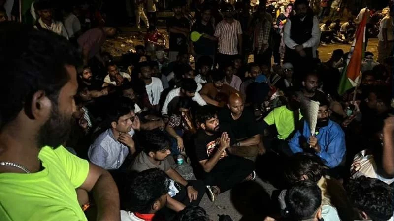 দিল্লীতে ককরোচ পার্টির সমাবেশ: ইন্টারনেট বন্ধ রাখার নির্দেশ পুলিশের