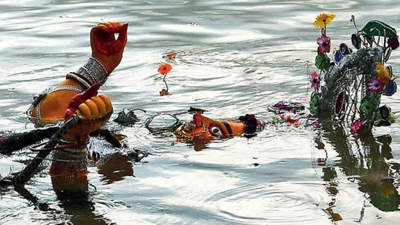 রাজধানীর ৩৩ পয়েন্টে প্রতিমা বিসর্জন, নিরাপত্তায় ১৬ হাজারের বেশি পুলিশ
