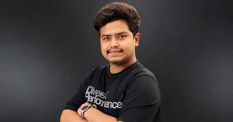 চাকরির প্রস্তাব ফিরিয়ে ডিজিটাল মার্কেটিং করে মাসে লাখ টাকা আয় মাইনুলের