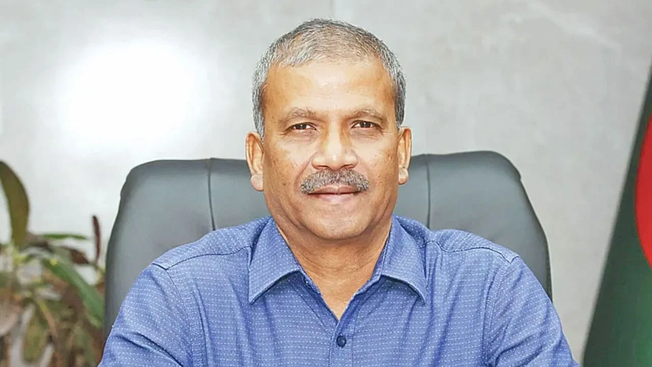 নতুন নির্বাচিত এমপিদের সাবেক স্পিকারের শপথ পড়ানোর সুযোগ নেই: আইন উপদেষ্টা