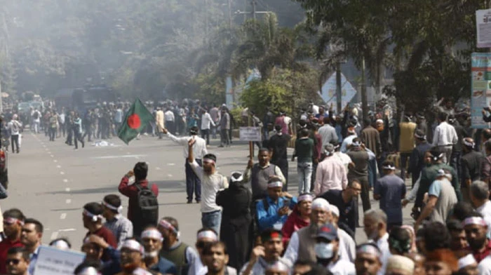 যমুনার সামনে থেকে আন্দোলনকারীদের সরিয়ে দিয়েছে পুলিশ