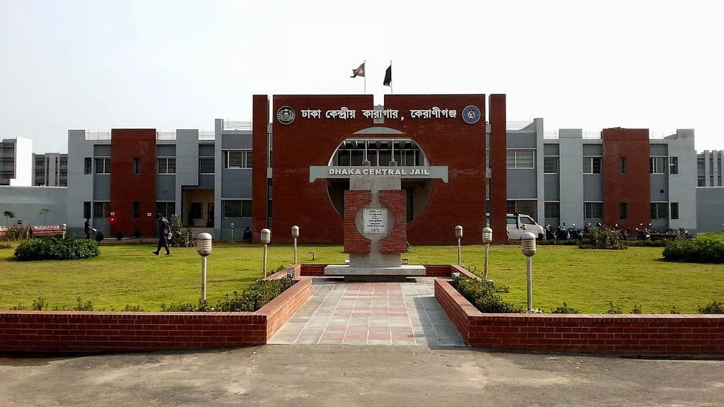 পোস্টাল ব্যালটে ভোট দিলেন ৩৬৪৭ কারাবন্দী