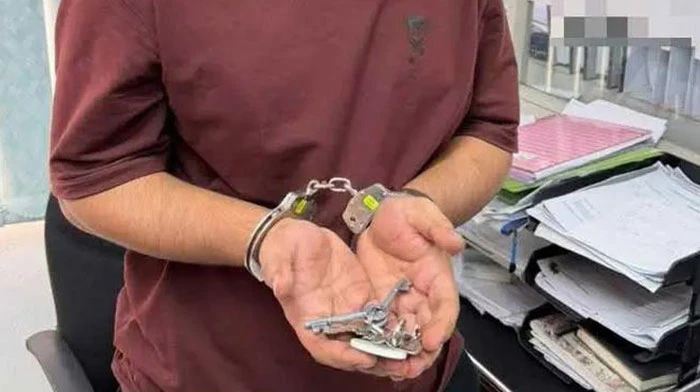 শ্রমিক কোটায় জালিয়াতির অভিযোগে বাংলাদেশি মূলহোতাসহ ৯জন আটক