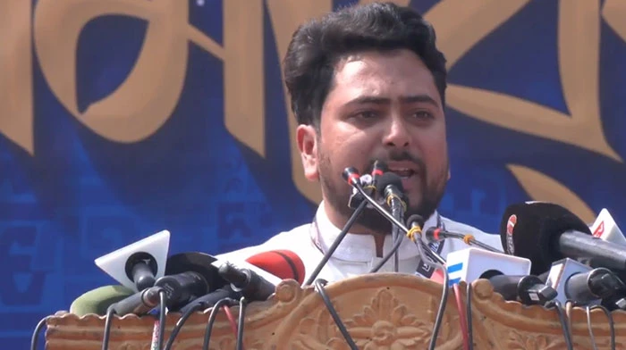 নির্বাচন কমিশন ঘেরাওয়ের হুঁশিয়ারি দিলেন নাহিদ