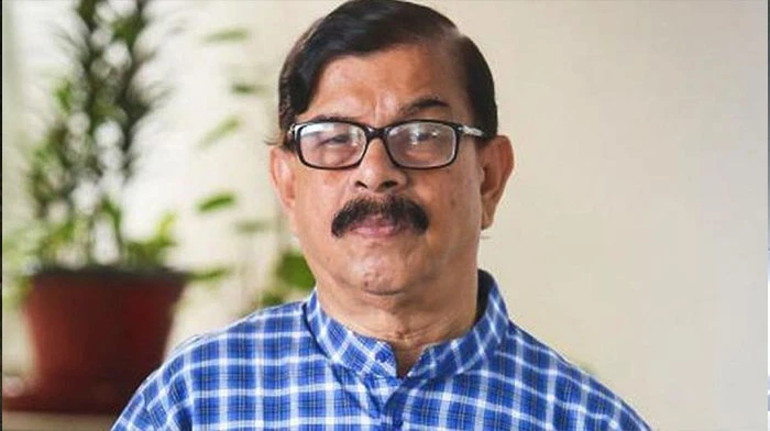 নির্বাচনের তিনদিন আগে সরে দাঁড়ালেন মান্না