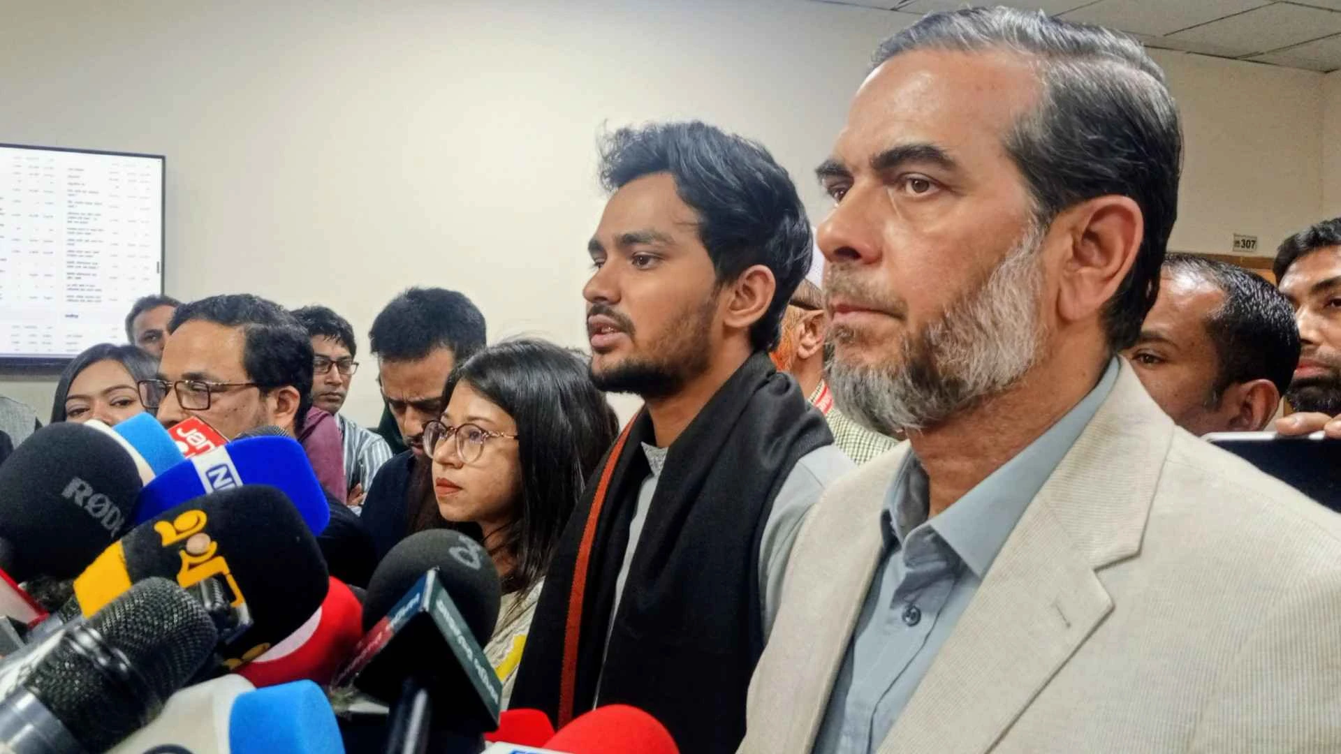 প্রশাসনিক রদবদলের ক্ষেত্রে ইসি বিএনপির সুপারিশে কাজ করেছে: আসিফ মাহমুদ