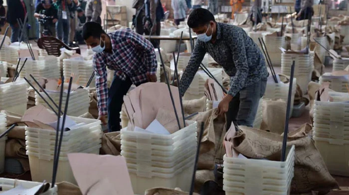 জাতীয় নির্বাচনের সঙ্গে গণভোট কেন?