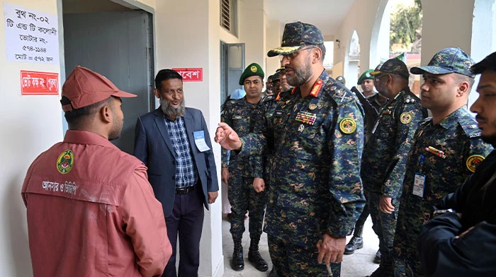 রাজধানীর একাধিক ভোটকেন্দ্র পরিদর্শনে আনসার-ভিডিপি মহাপরিচালক: নিরাপত্তা ব্যবস্থায় সন্তুষ্ট ভোটাররা