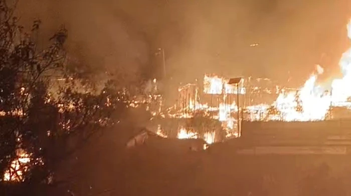 মধ্যরাতে উখিয়ার রোহিঙ্গা ক্যাম্পে আগুন