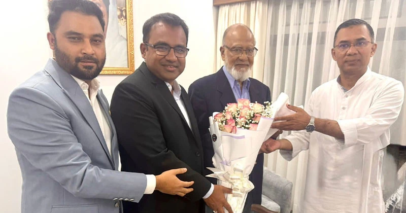 তারেক রহমানের সাথে ড.খন্দকার মোশাররফ হোসেনের সৌজন্য সাক্ষাৎ