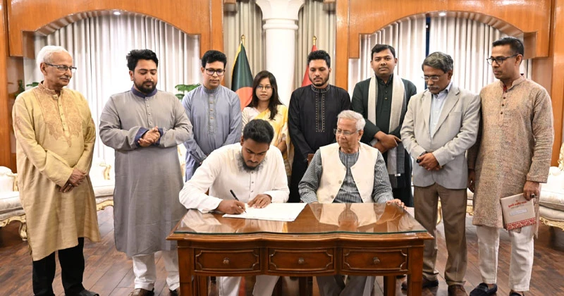 জুলাই সনদে সই করেছে এনসিপি, ধন‍্যবাদ জানালেন প্রধান উপদেষ্টা