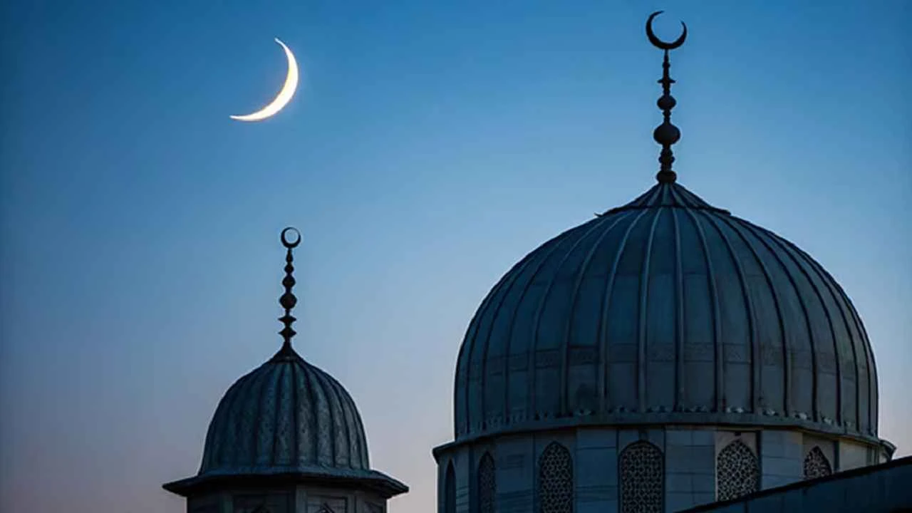 সৌদিতে চাঁদ দেখা গেছে, রোজা শুরু বুধবার