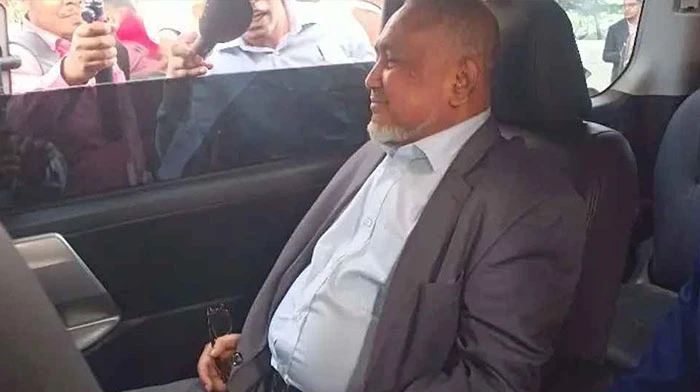 শপথ নেবে কি-না সিদ্ধান্ত নিতে বৈঠকে ১১ দলের এমপিরা