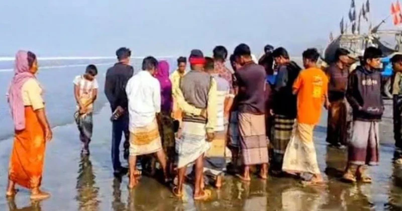 টেকনাফে সমুদ্র সৈকতে ভেসে এলো তরুণ-তরুণীর মরদেহ