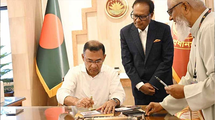 প্রথমবারের মতো প্রধানমন্ত্রীর কার্যালয়ে অফিস করছেন তারেক রহমান