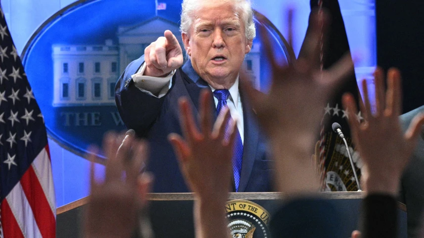 ঢালাও শুল্ক ১০ থেকে বাড়িয়ে ১৫ শতাংশ করার ঘোষণা ট্রাম্পের