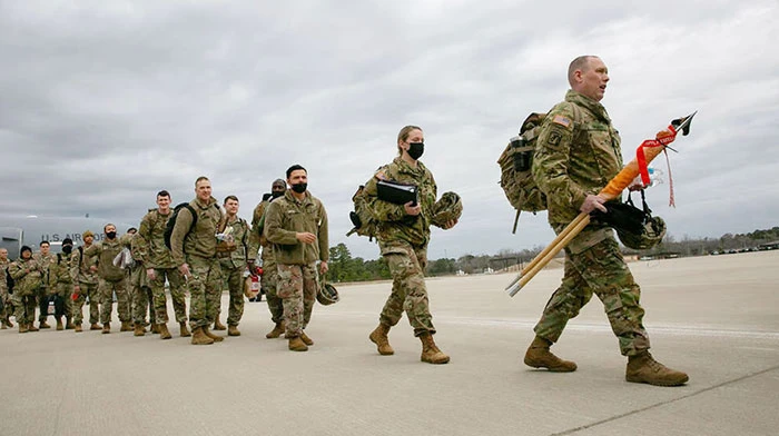 কাতার-বাহরাইনের ঘাঁটিগুলো থেকে শত শত সৈন্য প্রত্যাহার করছে যুক্তরাষ্ট্র