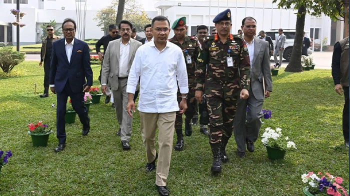 তেজগাঁও কার্যালয়ে প্রধানমন্ত্রীর প্রথম সভা, বৃক্ষরোপণ ও ডাকটিকিট অবমুক্ত