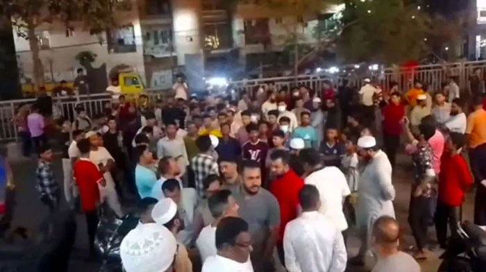 চাঁদাবাজি ও ছিনতাই রোধে রাজধানীতে থানা ঘেরাও করে বিক্ষোভ