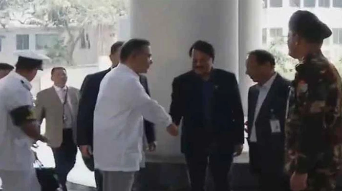 সচিবালয়ে অফিস করছেন প্রধানমন্ত্রী