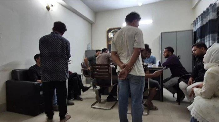 তুরাগে কিশোর গ্যাংয়ের তাণ্ডব: সাংবাদিকসহ ৪ জন রক্তাক্ত জখম