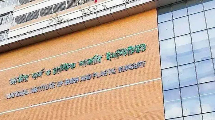 কুমিল্লায় গ্যাস সিলিন্ডার বিস্ফোরণে একই পরিবারের ৪ জন দগ্ধ