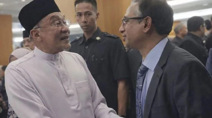 মালয়েশিয়ার প্রধানমন্ত্রী আনোয়ার ইব্রাহিমের স‌ঙ্গে বাংলা‌দে‌শের হাইকমিশনারের সাক্ষাৎ