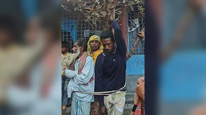 বড়াইগ্রামে গহনা সংক্রান্ত বিরোধে ২ নারীসহ চারজনকে গাছের সঙ্গে বেঁধে নির্যাতন