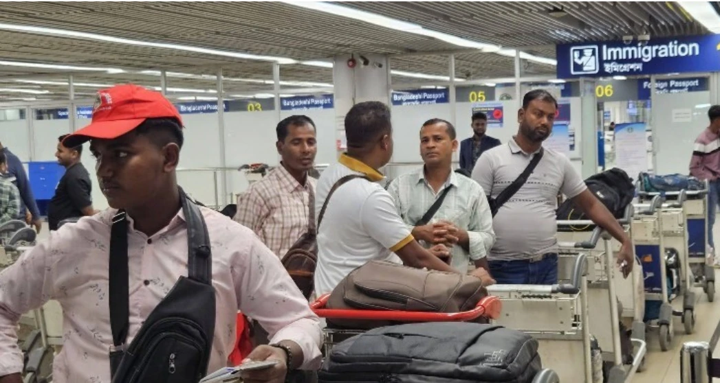 ফ্লাইট স্থগিত, শাহজালাল বিমানবন্দরে অনিশ্চয়তায় হাজারো যাত্রী