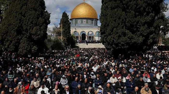 মসজিদুল আকসায় জুমা আদায় করলেন ১ লাখ ফিলিস্তিনি