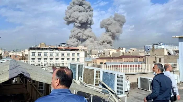 কংগ্রেসের অনুমোদন ছাড়া এই হামলা পুরোপুরি ‘অবৈধ ও অসাংবিধানিক’