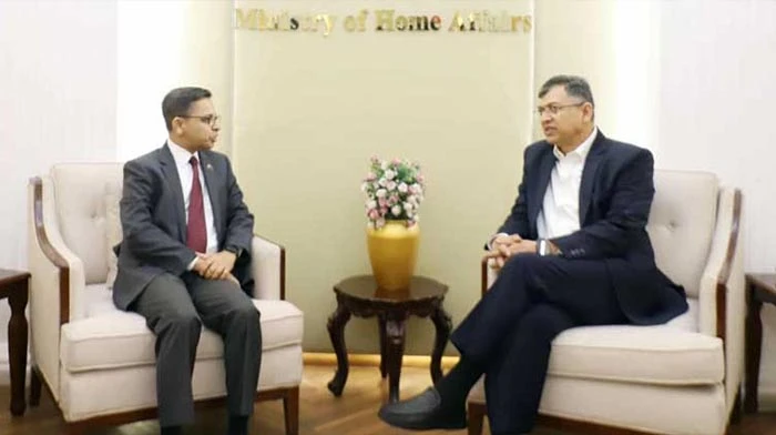 স্বরাষ্ট্রমন্ত্রীর সঙ্গে ভারতের হাইকমিশনারের বৈঠক