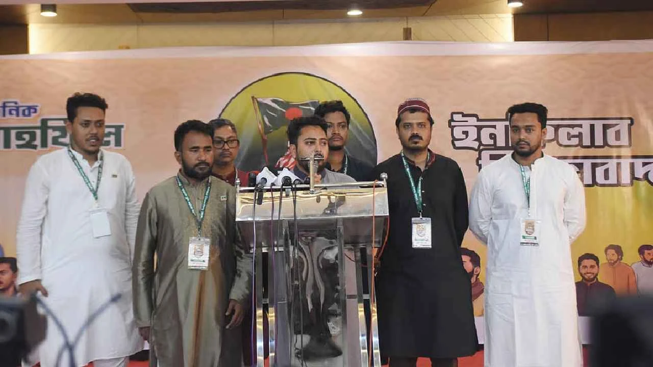 গণভোটের রায় বাতিলে আদালতকে ব্যবহারের চেষ্টা চলছে: নাহিদ ইসলাম