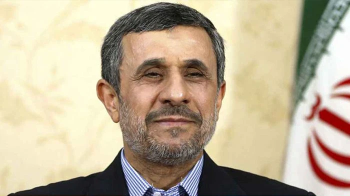 ইরানের সাবেক প্রেসিডেন্ট মাহমুদ আহমাদিনেজাদ বেঁচে আছেন