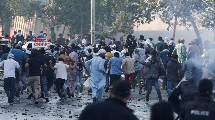 খামেনি হত্যা: প্রতিবাদে পাকিস্তান ও ইরাকে নিহত ২২