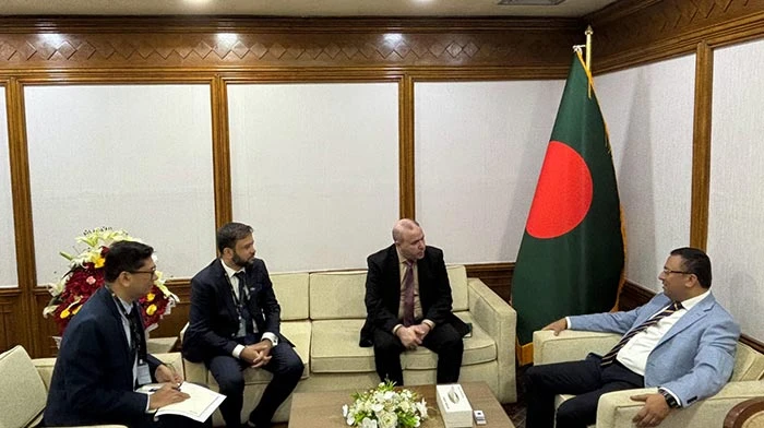 বিমানমন্ত্রীর সঙ্গে বাংলাদেশে নিযুক্ত যুক্তরাষ্ট্রের রাষ্ট্রদূতের সৌজন্য সাক্ষাৎ