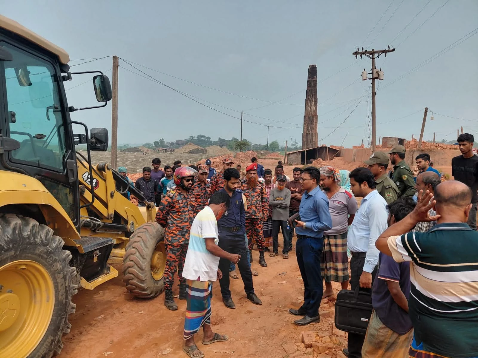 চাঁদপুরে অবৈধ ইটভাটায় অভিযান, দুই মালিককে ৭ লাখ টাকা জরিমানা