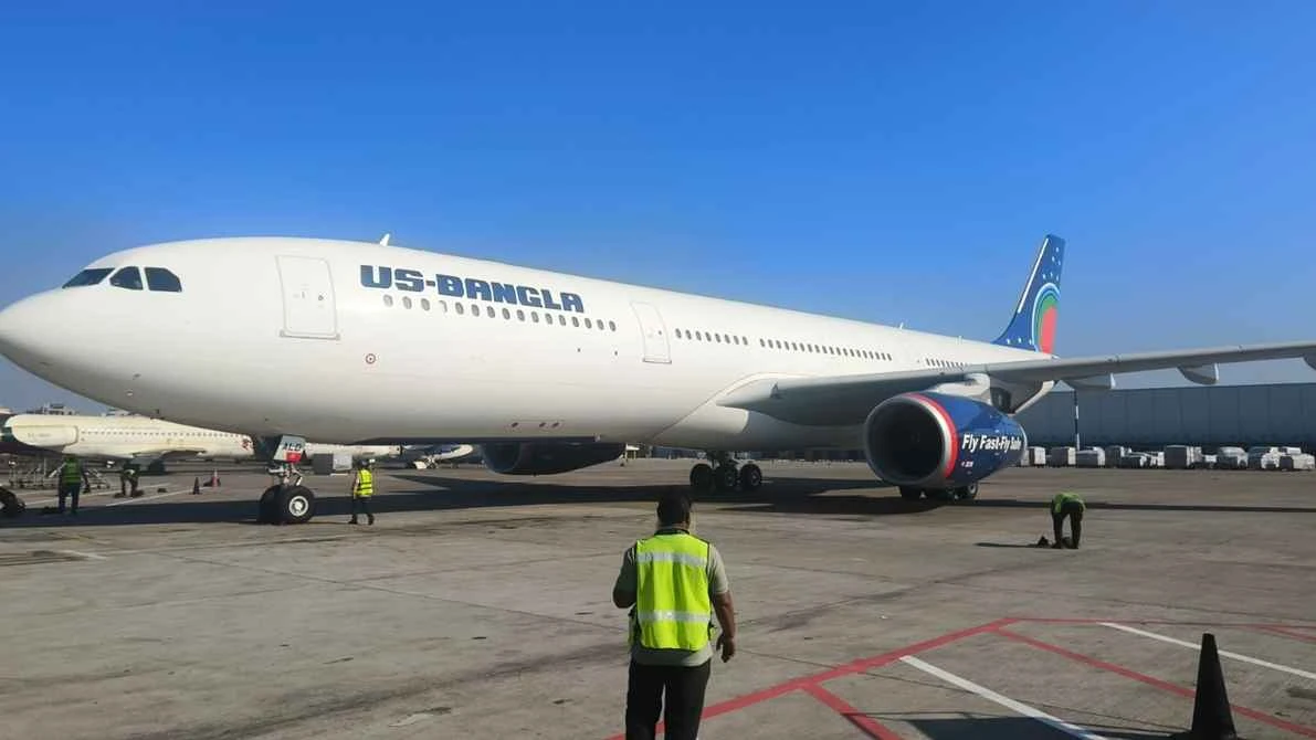 বাংলাদেশিদের ফিরিয়ে আনতে আবুধাবীতেও বিশেষ ফ্লাইট চালাবে ইউএস-বাংলা