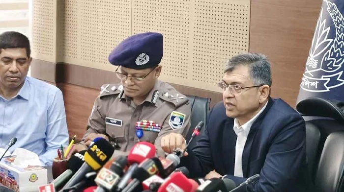 চাঁদাবাজ-অস্ত্রধারীদের বিরুদ্ধে সারাদেশে সাঁড়াশি অভিযান: স্বরাষ্ট্রমন্ত্রী