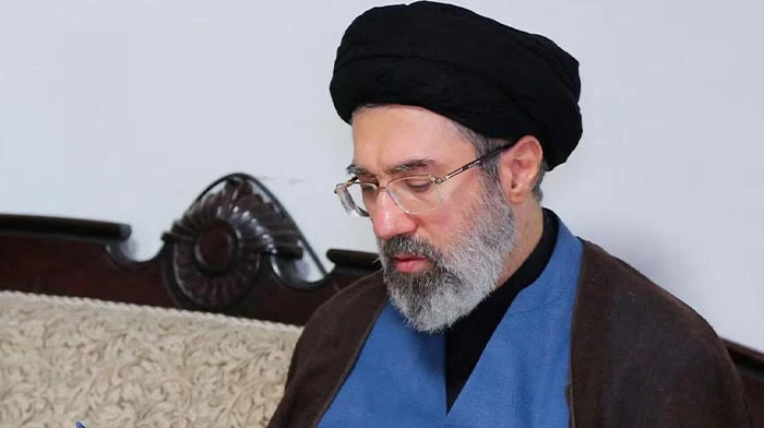 ইরানের নতুন সর্বোচ্চ নেতা খামেনির ছেলে মোজতবা