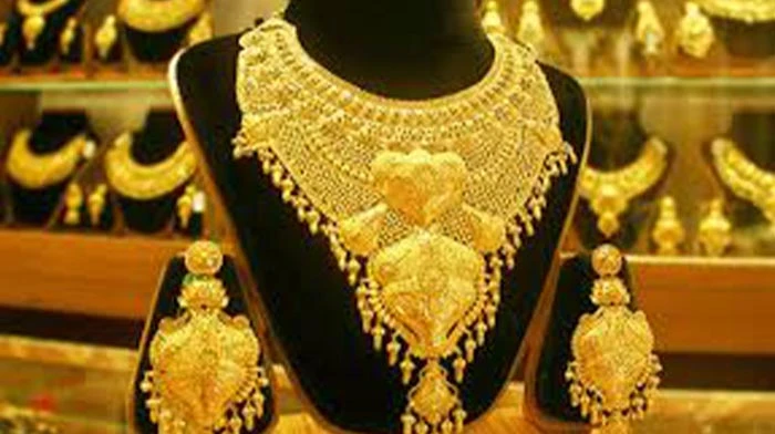 অবশেষে কমলো সোনার দাম