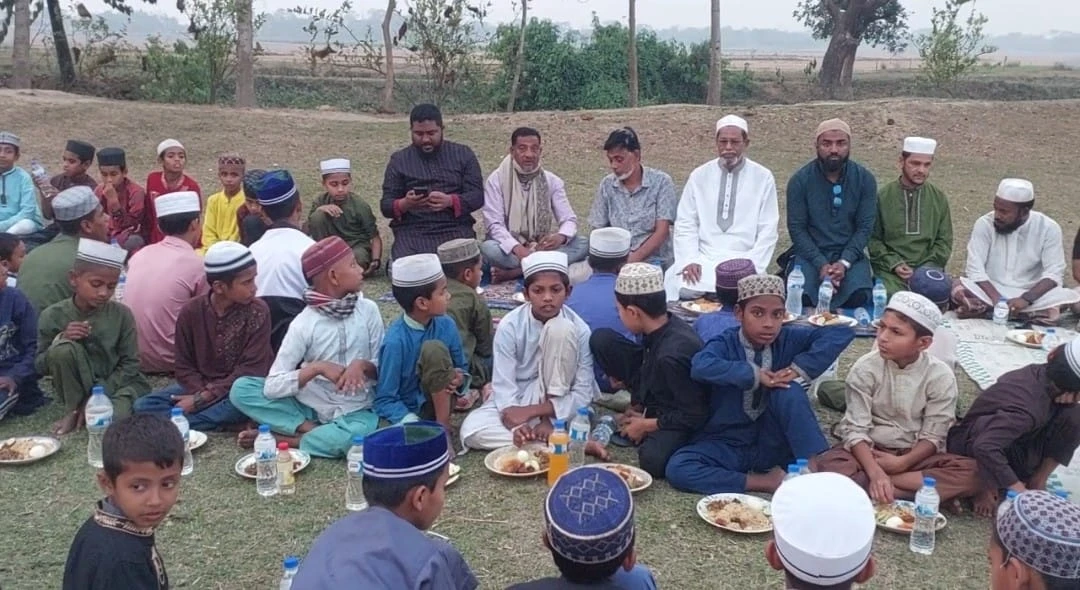 ছাতকে এতিম শিক্ষার্থীদের জন্য ইফতার আয়োজন করলেন হিন্দু যুবক, সম্প্রীতির অনন্য দৃষ্টান্ত