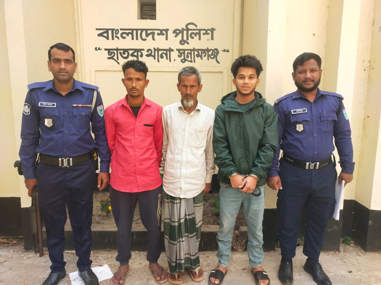 ছাতকে সিআর ওয়ারেন্টভুক্ত ও নিয়মিত মামলার ৩ আসামি গ্রেফতার