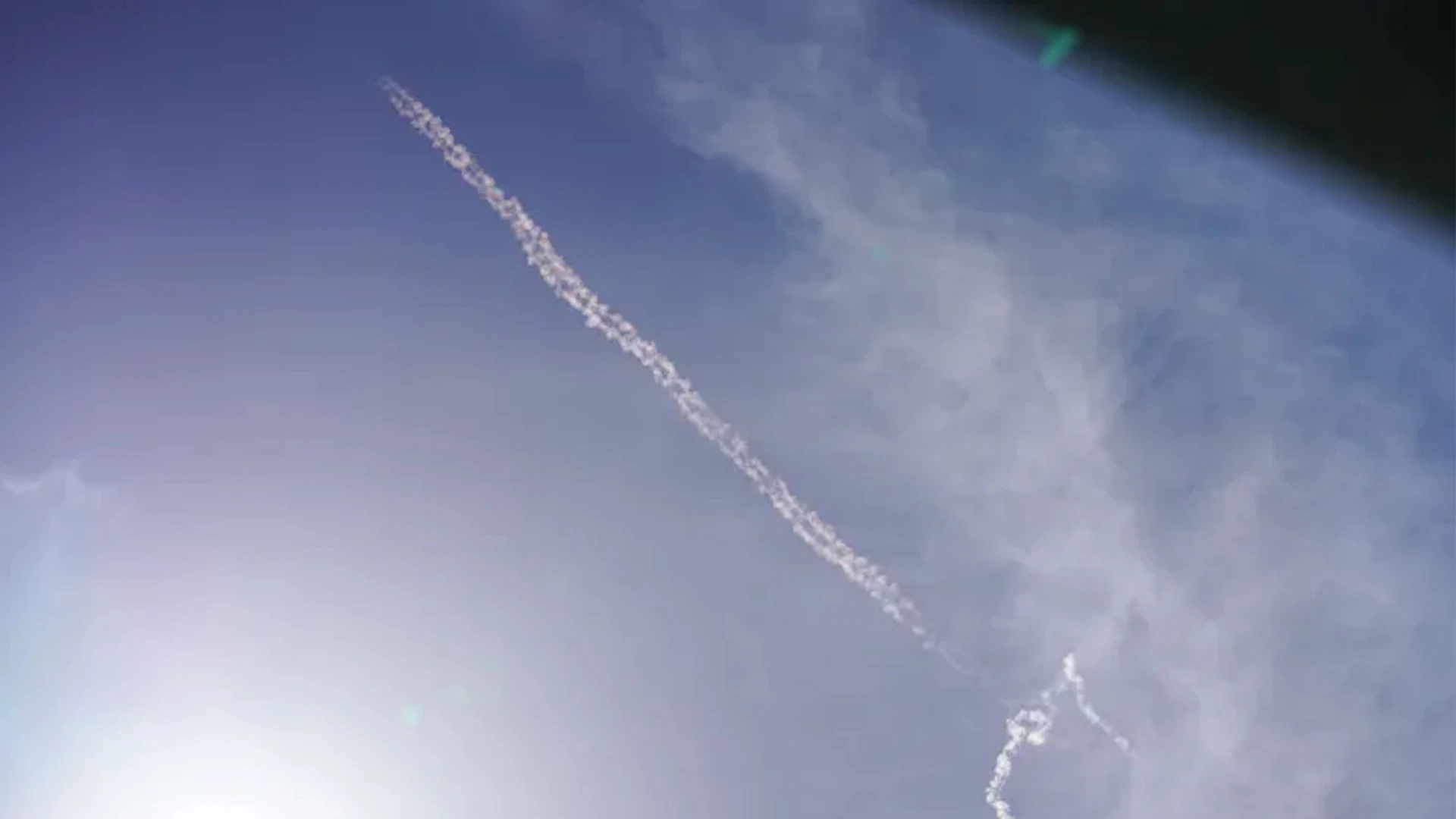 দোহায় একাধিক বিস্ফোরণ, মোবাইলে জরুরি সতর্কবার্তা কাতার সরকারের