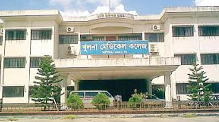 খুলনার ডাক বাংলা মোড়ে কুপিয়ে ও গুলি করে সাবেক শ্রমিক নেতাকে হত্যা, আটক এক