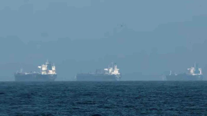 কুয়েত উপকূলে ড্রোন হামলা: ডুবলো তেলবাহী ট্যাংকার