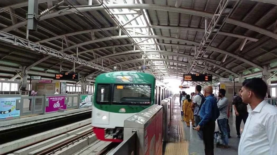 মেট্রোরেলে সিট দখল ঠেকাতে নতুন নিয়ম