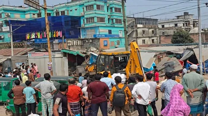 ঢাকা–চট্টগ্রাম মহাসড়কে প্রায় পাঁচ শতাধিক অবৈধ স্থাপনা উচ্ছেদ