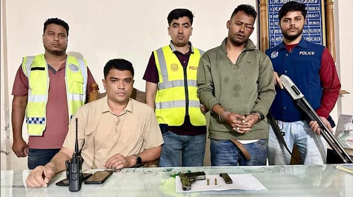 সোনারগাঁয়ে পিস্তল ও গুলিসহ সন্ত্রাসী গ্রেপ্তার